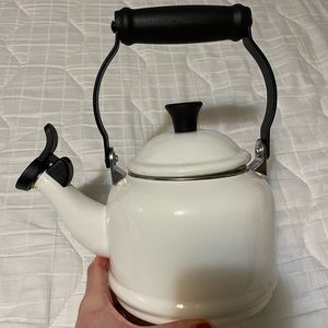 Le Creuset white water kettle